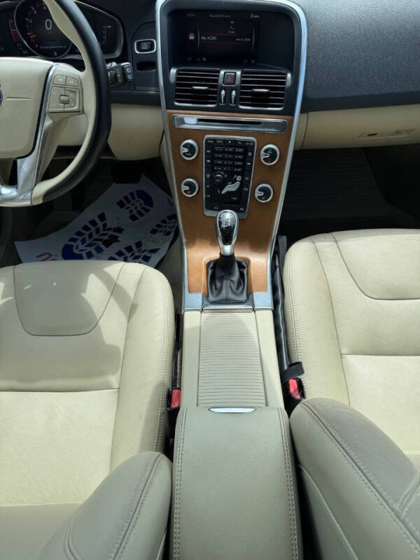 2016 Volvo XC60 T5 Premier