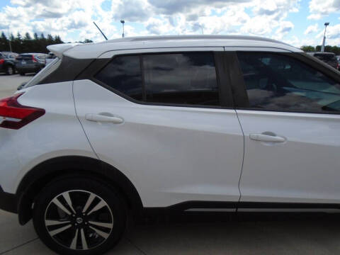 2020 Nissan Kicks SR