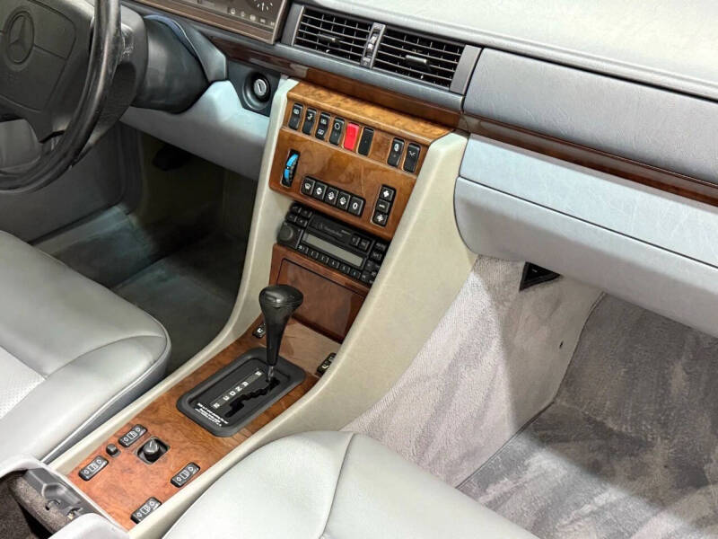 1995 Mercedes-Benz E-Class E 320