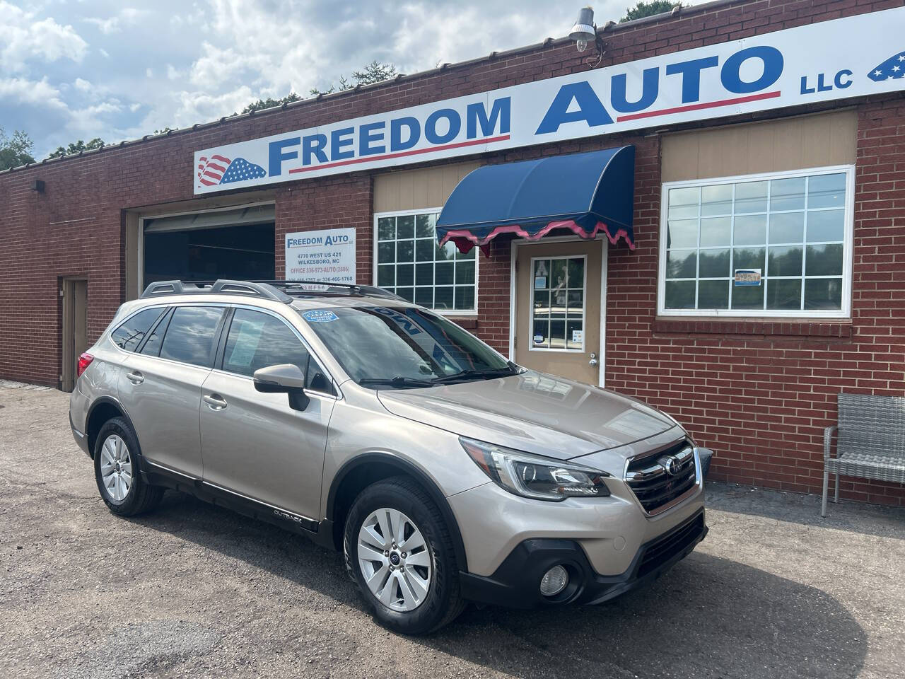 Champagne 2018 Subaru Outback 2.5i Premium AWD 2.5i Premium 4dr Wagon 1