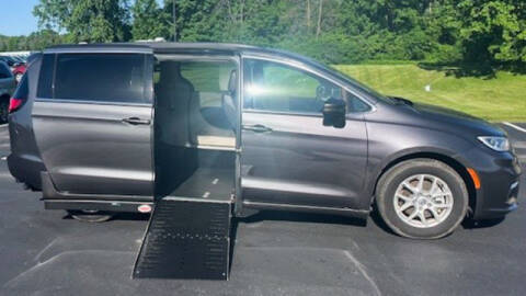 2022 Chrysler Pacifica Touring L