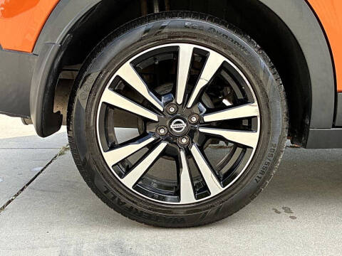 2020 Nissan Kicks SR