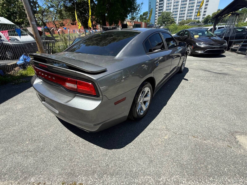 2012 Dodge Charger SE