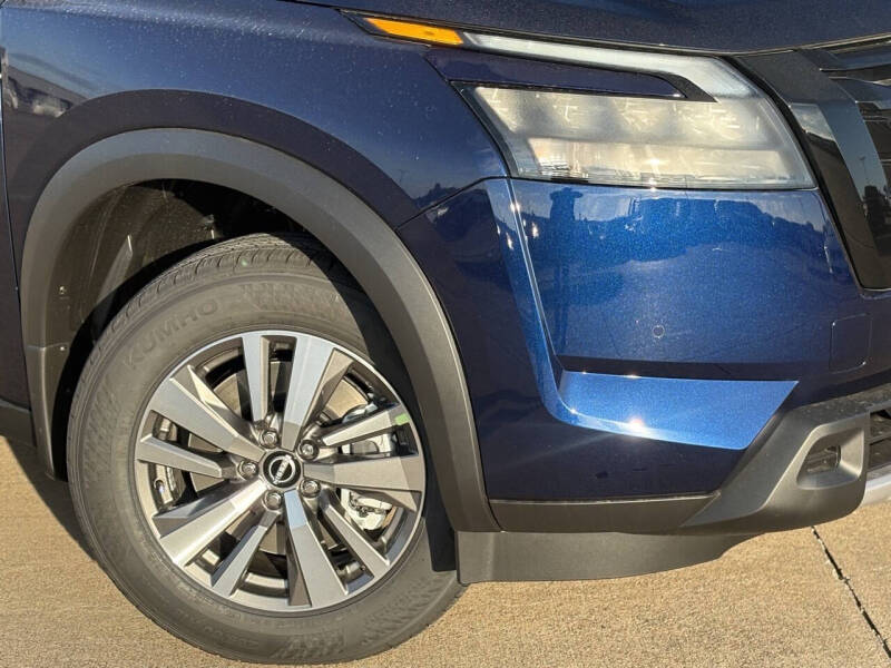 2025 Nissan Pathfinder SL