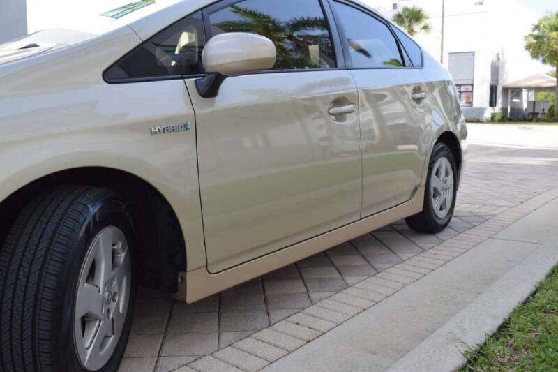 2010 Toyota Prius III
