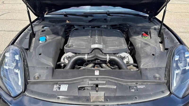 2016 Porsche Cayenne GTS