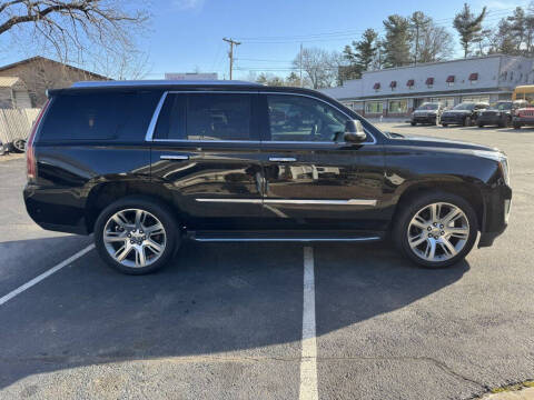 2019 Cadillac Escalade Luxury