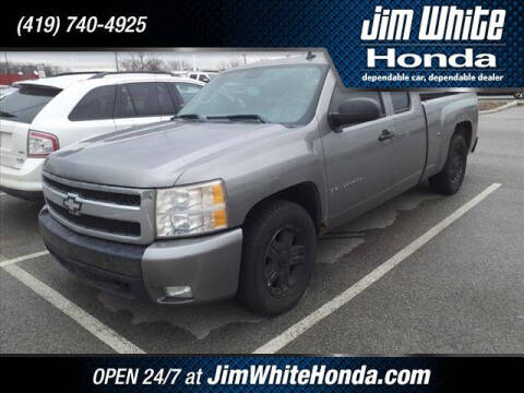 2008 Chevrolet Silverado 1500 for sale at The Credit Miracle Network Team at Jim White Honda in Maumee OH