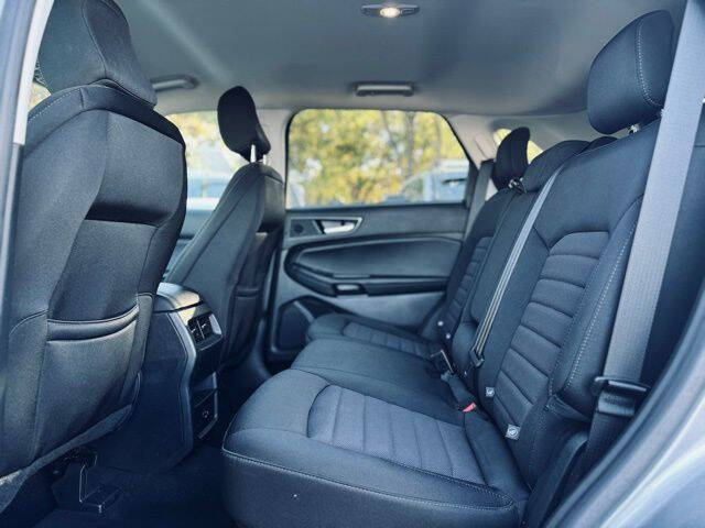 2022 Ford Edge SE