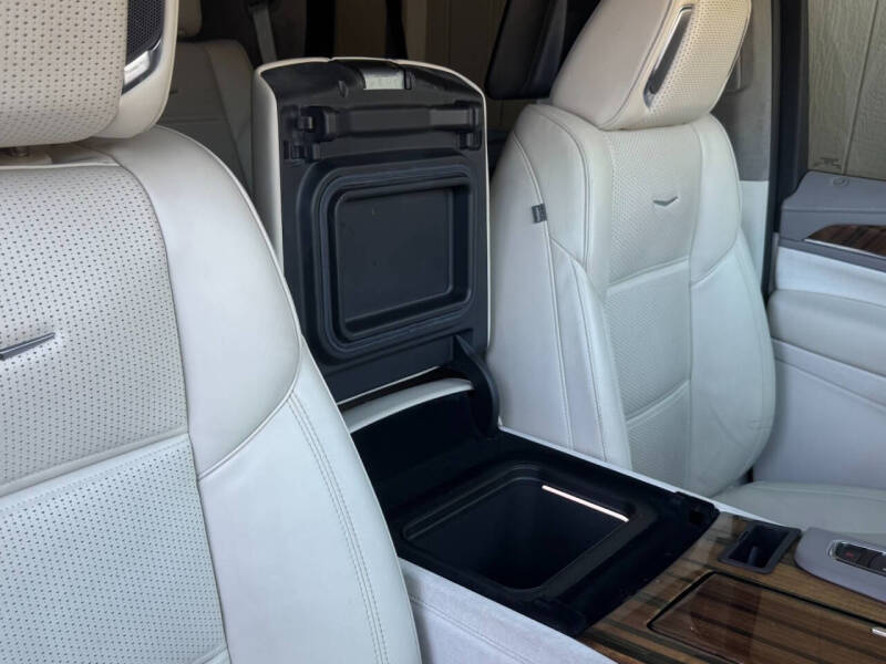 2022 Cadillac Escalade Sport Platinum