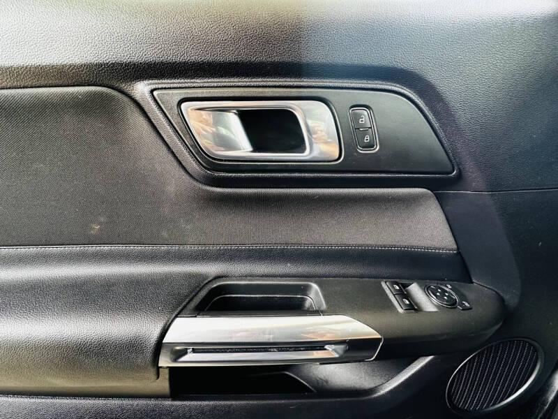 2019 Ford Mustang EcoBoost