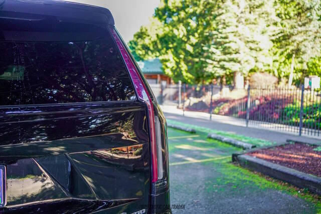 2023 Cadillac Escalade ESV Sport Platinum