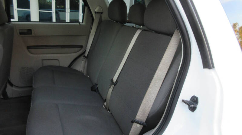 2011 Ford Escape XLS photo 15