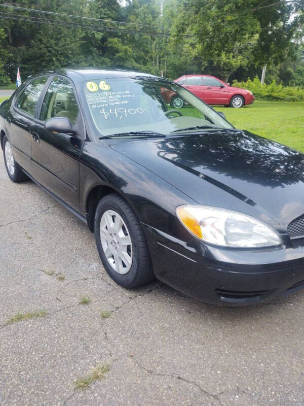 2006 Ford Taurus for sale at NICOLES AUTO SALES LLC in Cream Ridge NJ