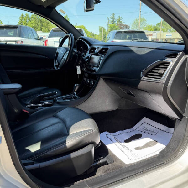 2011 Chrysler 200 Limited