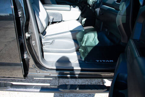 2017 Nissan Titan SV