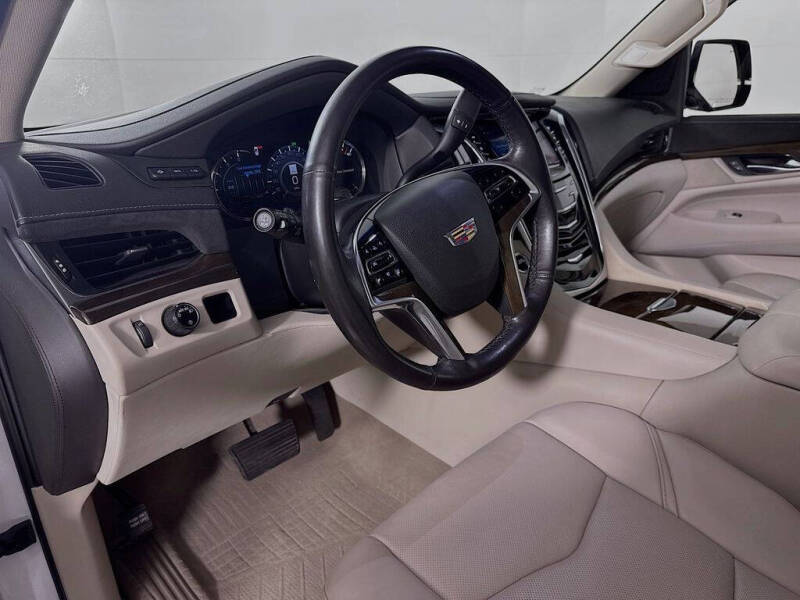 2019 Cadillac Escalade Luxury