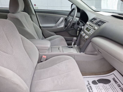 2010 Toyota Camry LE