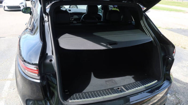 2023 Porsche Cayenne Platinum Edition