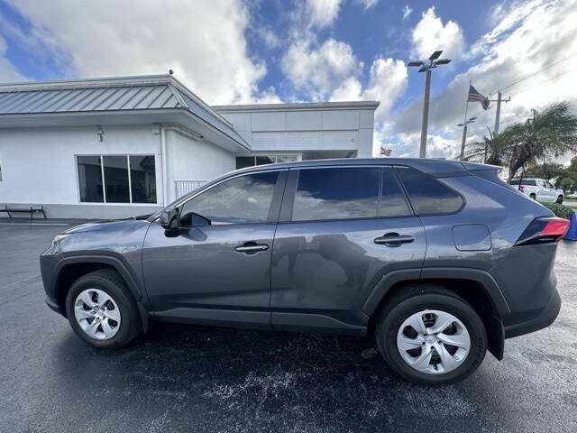 2024 Toyota RAV4 LE