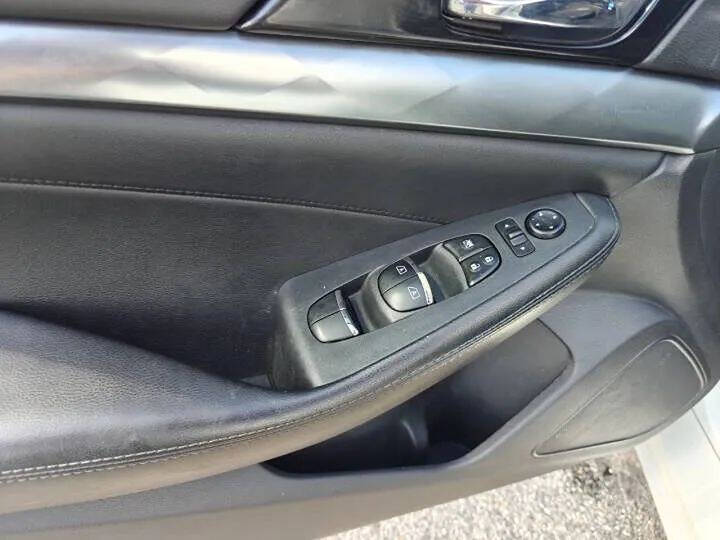 2018 Nissan Maxima 3.5 SR