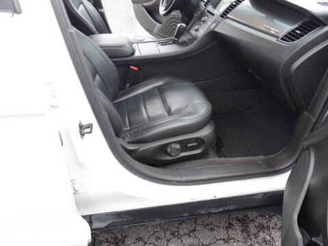 2017 Ford Taurus SEL