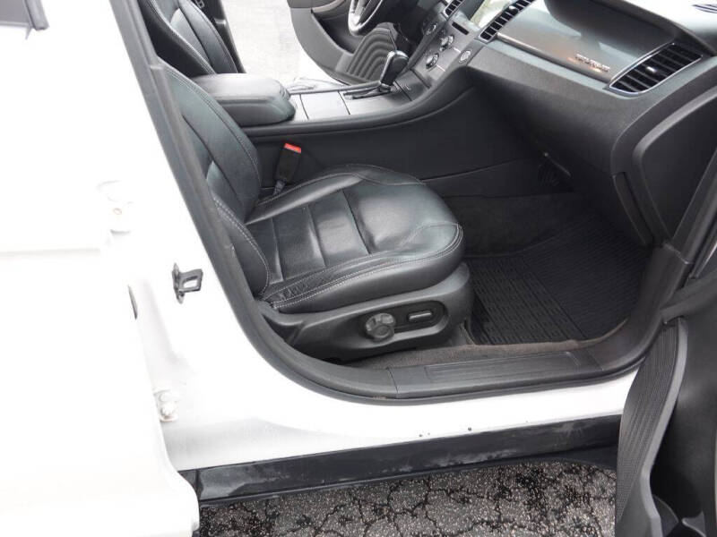 2017 Ford Taurus SEL