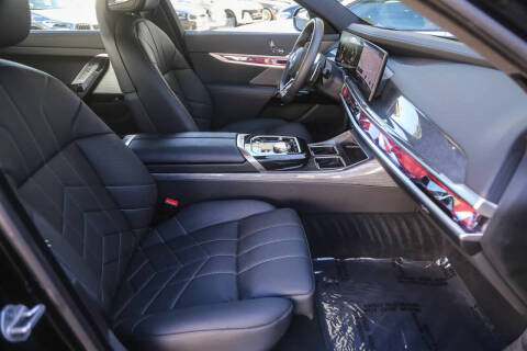 2025 BMW 7 Series 750e xDrive