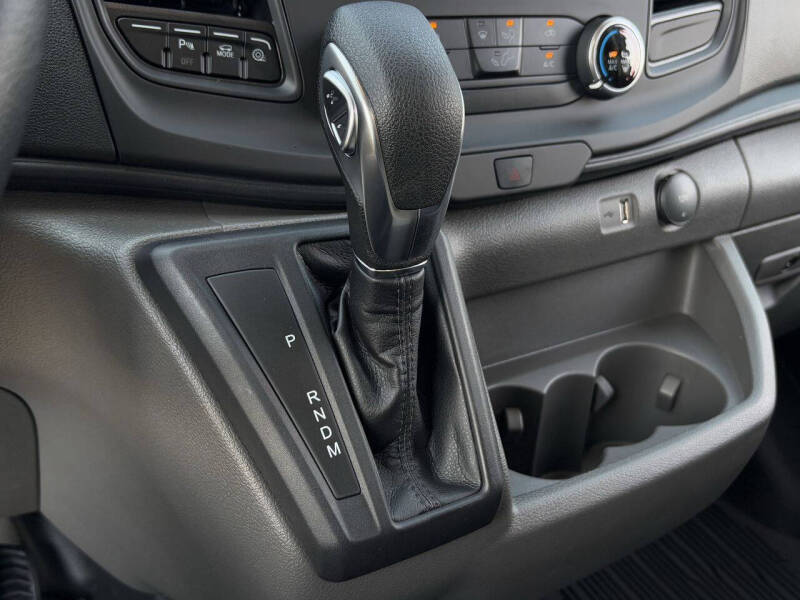 2025 Ford Transit 250