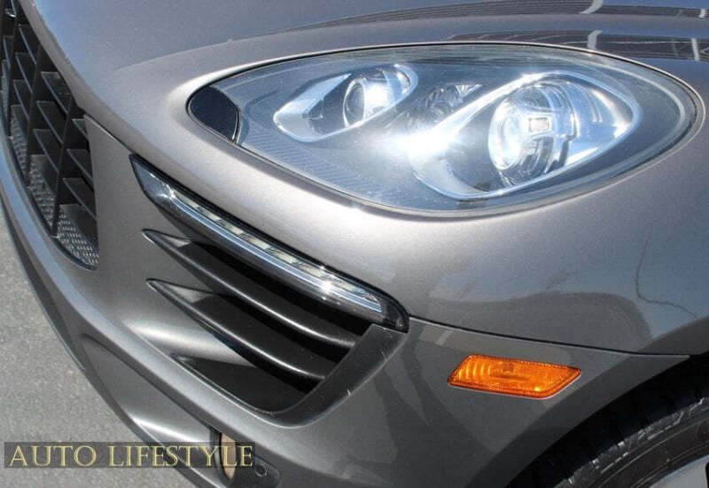 2015 Porsche Macan S