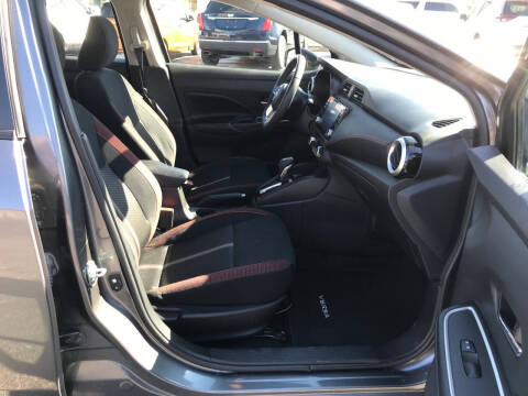 2023 Nissan Versa SR