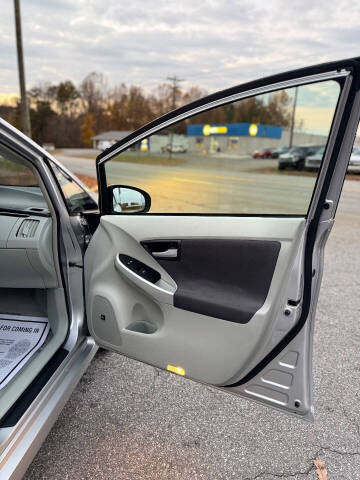 2010 Toyota Prius III