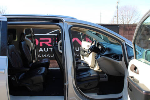 2017 Chrysler Pacifica Touring-L Plus