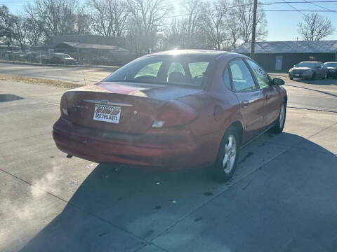 2001 Ford Taurus SE