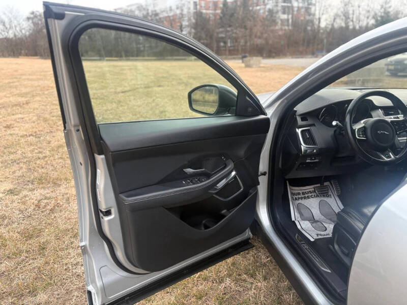 2018 Jaguar E-PACE P300 R-Dynamic S