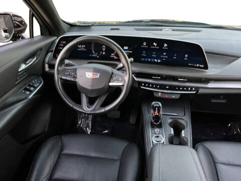 2024 Cadillac XT4 Premium Luxury