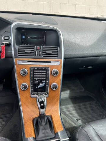 2017 Volvo XC60 T5 Inscription