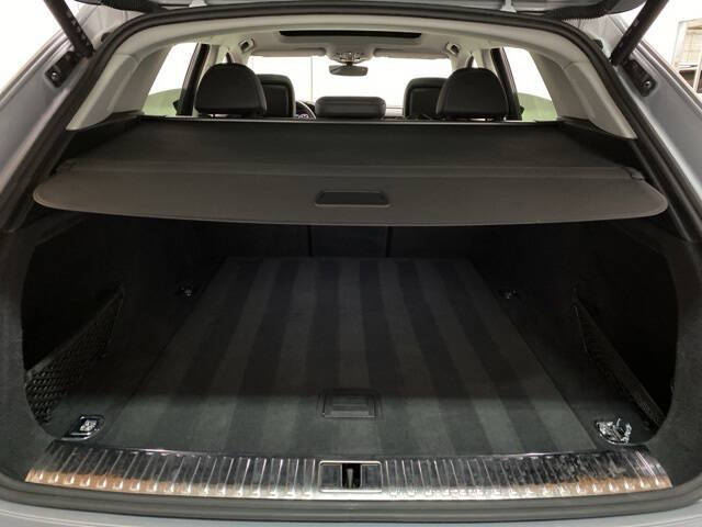 2023 Audi e-tron quattro Premium Plus