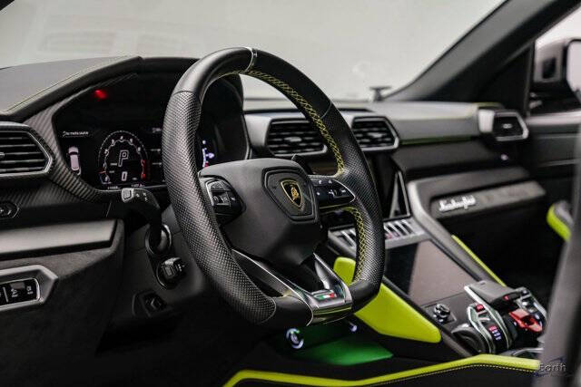 2022 Lamborghini Urus