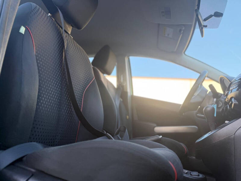 2013 Mazda MAZDA2 Touring