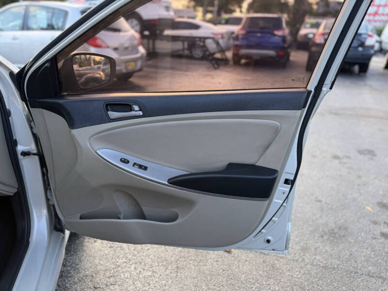 2015 Hyundai Accent GLS