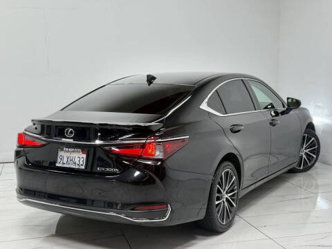 2024 Lexus ES 300h