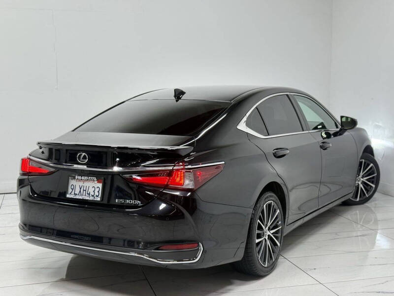 2024 Lexus ES 300h