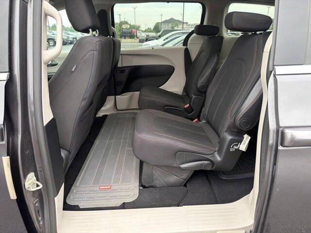 2020 Chrysler Pacifica Touring