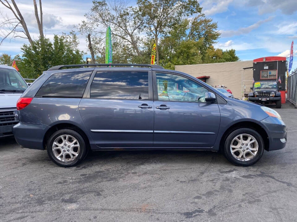 2006 Toyota Sienna for sale at 3B Auto Sales in Paterson, NJ