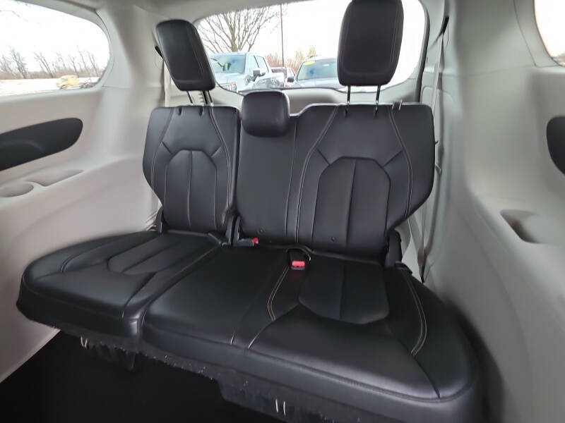 2020 Chrysler Voyager LXi