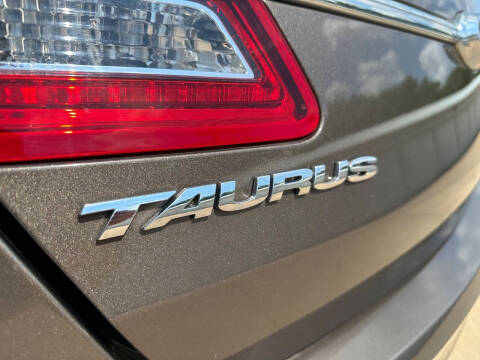 2016 Ford Taurus SEL