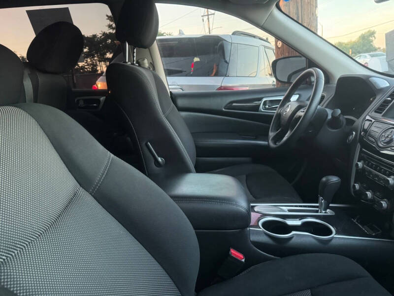 2019 Nissan Pathfinder S