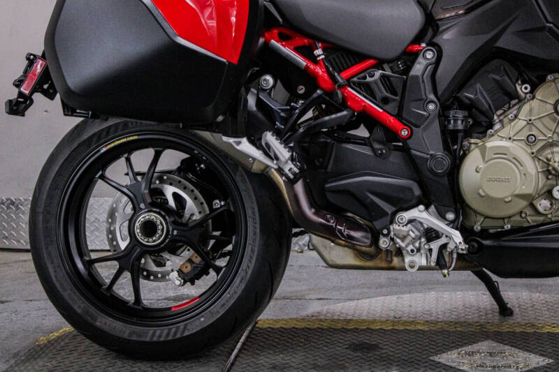 2023 Ducati Multistrada V4 Pike Peak
