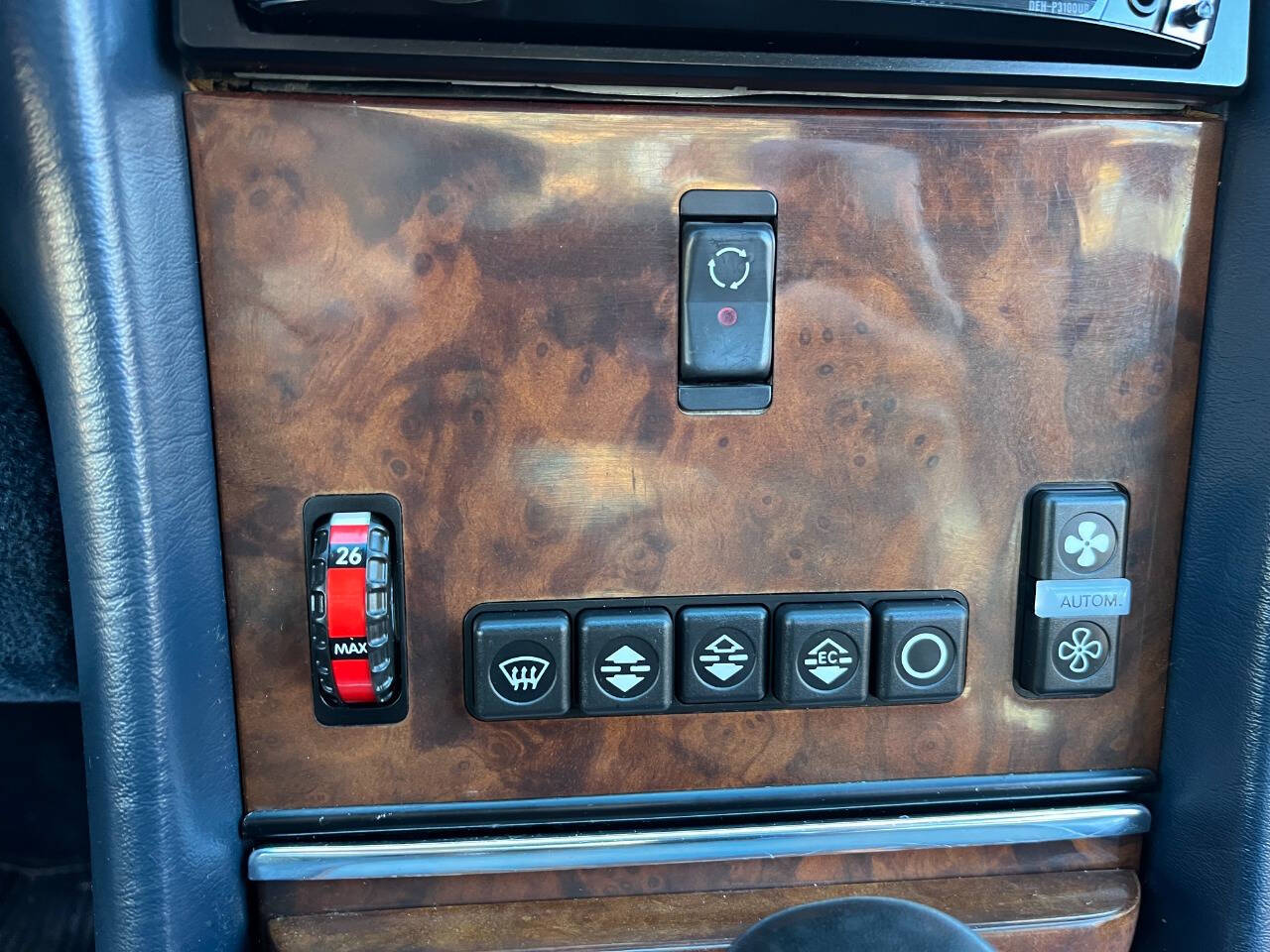 1986 Mercedes-Benz 560-Class 131